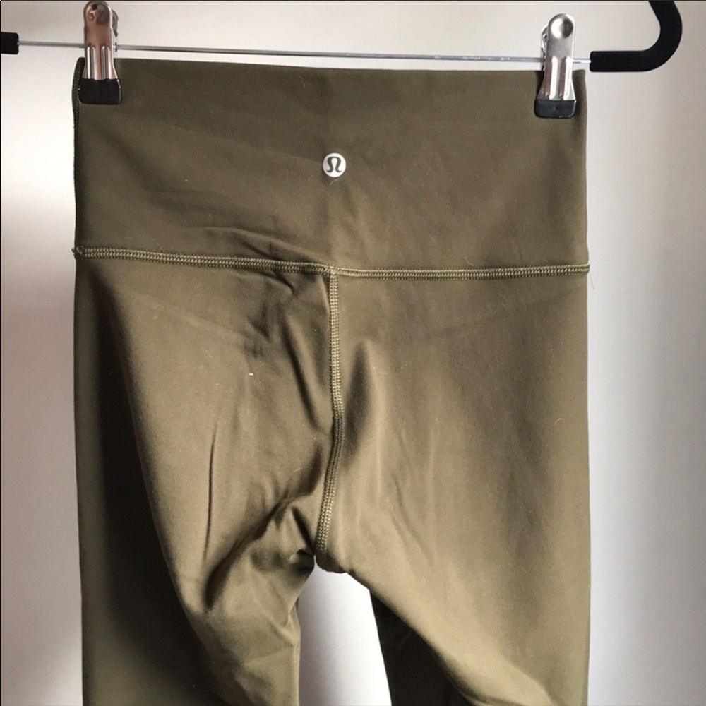 ✨Army green LULULEMON leggings (size 4) ✨